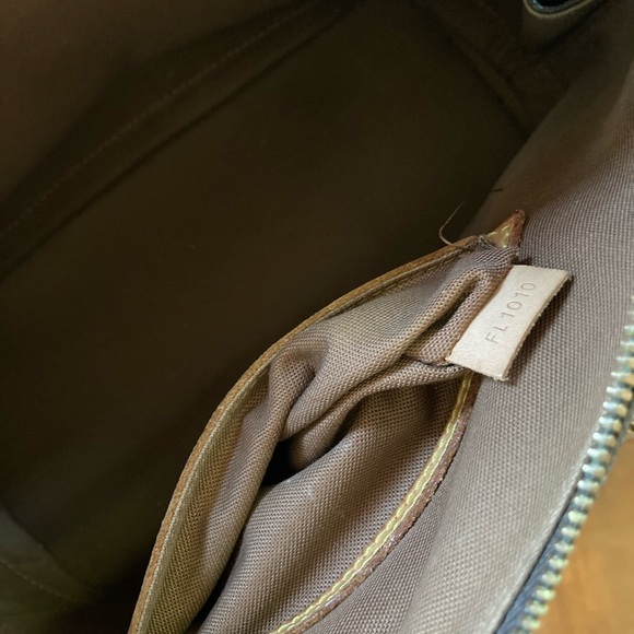 Authentic Louis Vuitton Alma - Picture 4 of 7